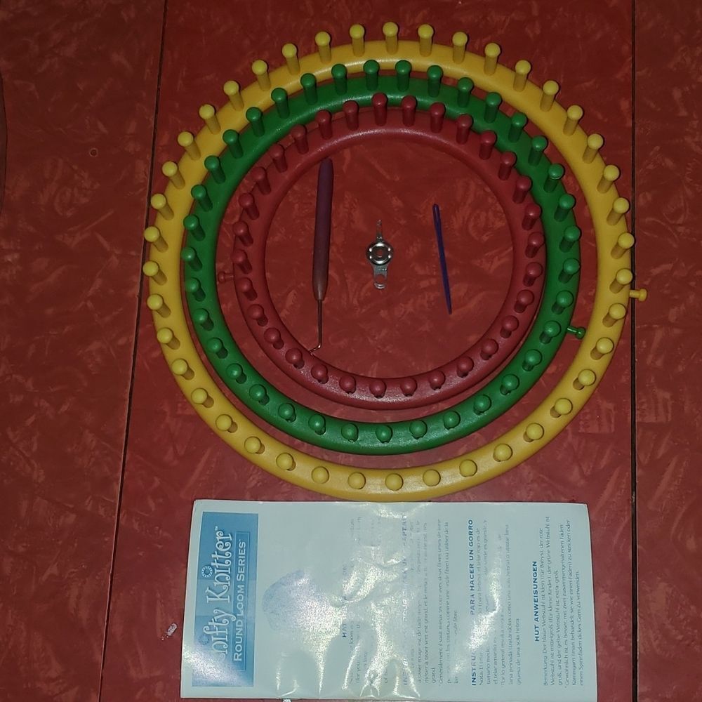 Knifty Knitter Round Loom Set Hats